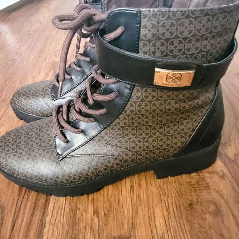 Daisy Fuentes Combat Boots